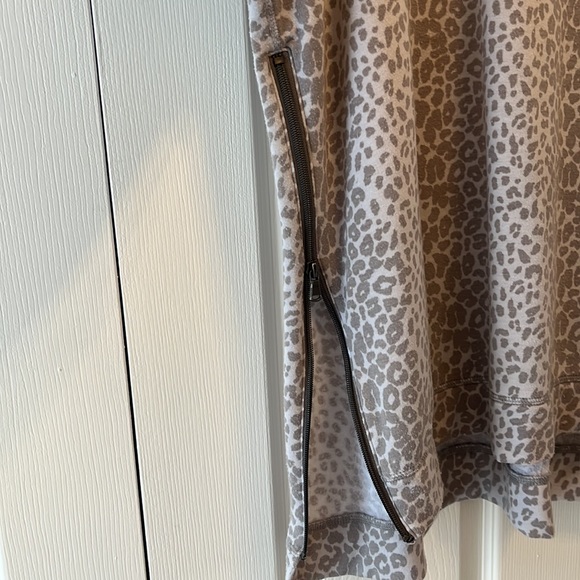 Stella and Dot Zip Pullover - Picture 2 of 5